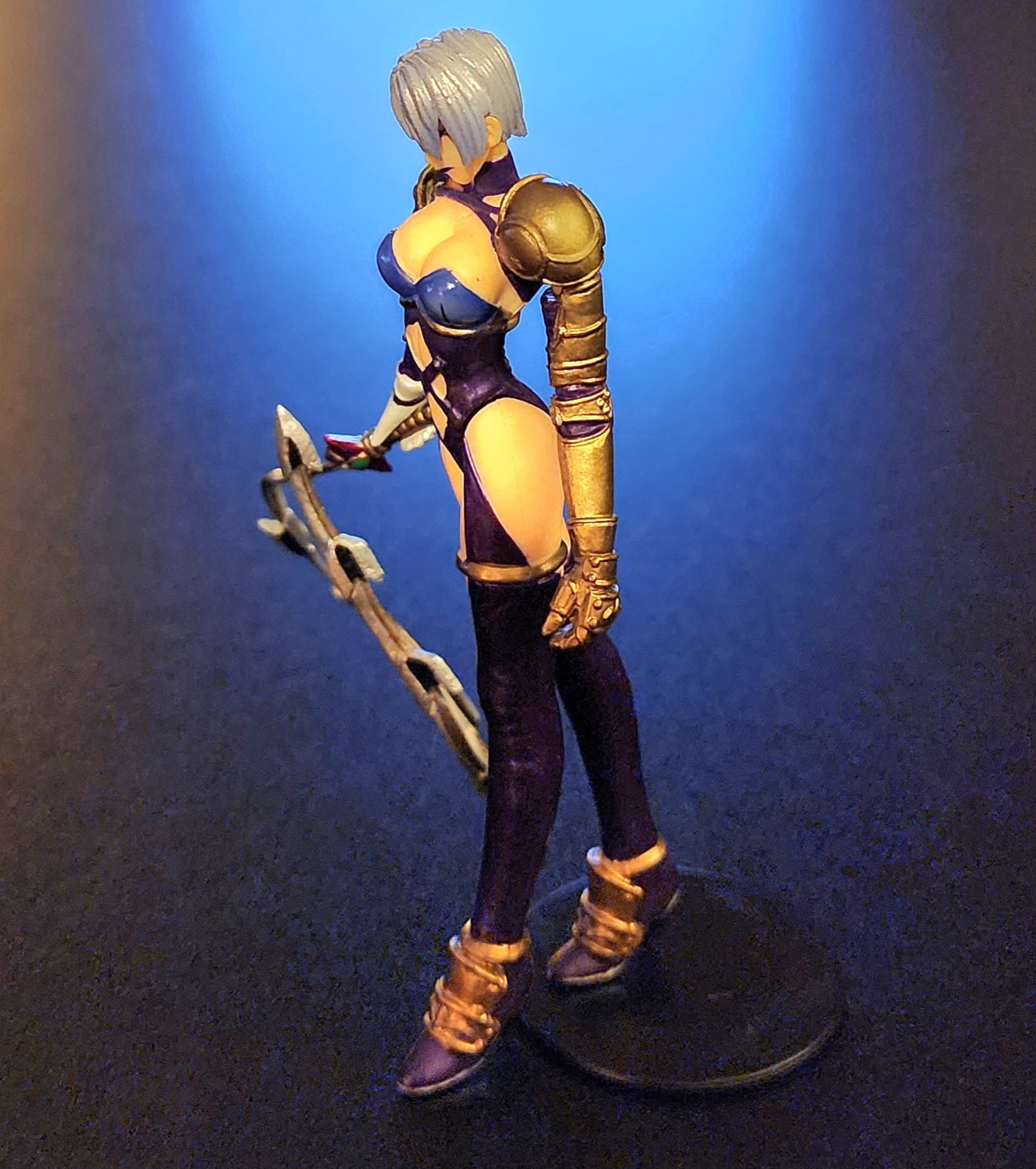 Ivy Valentine Soul Calibur II Gashapon Figure (Whip Sword Version)