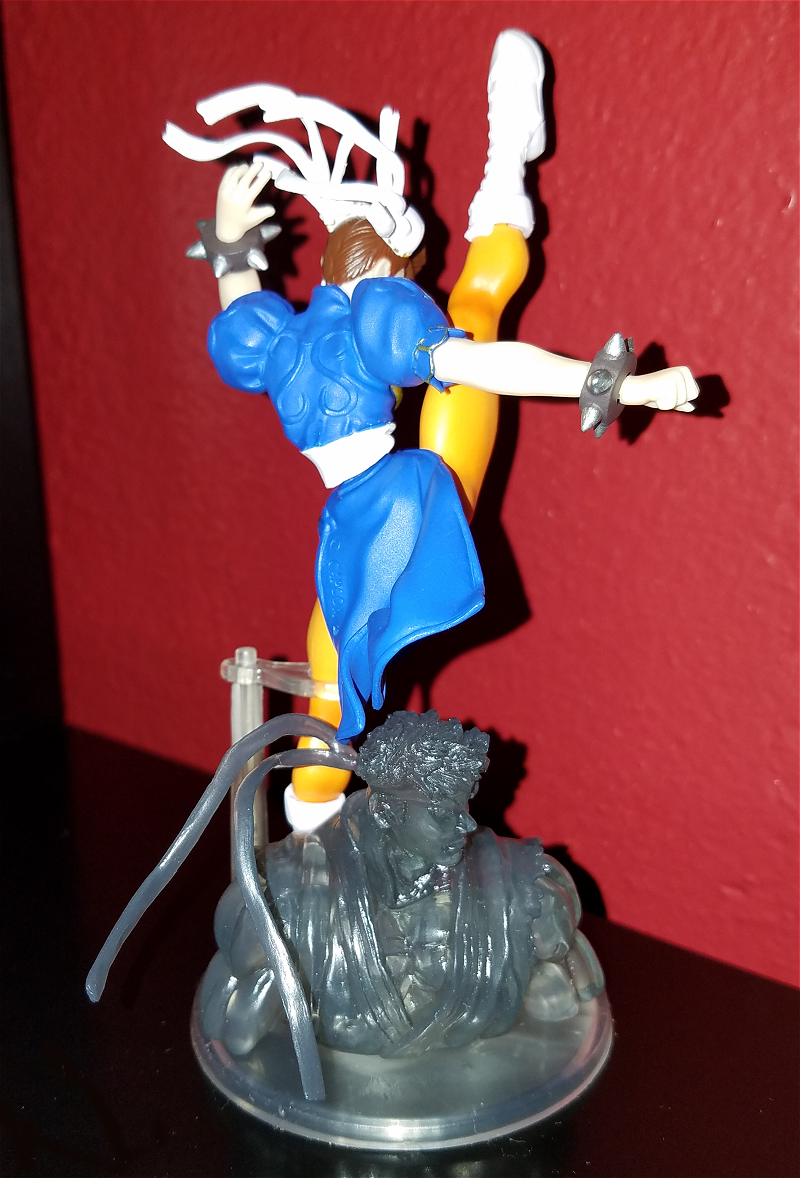 Chun-Li Namco Γ Capcom Gashapon Figure (with Ryu Base)
