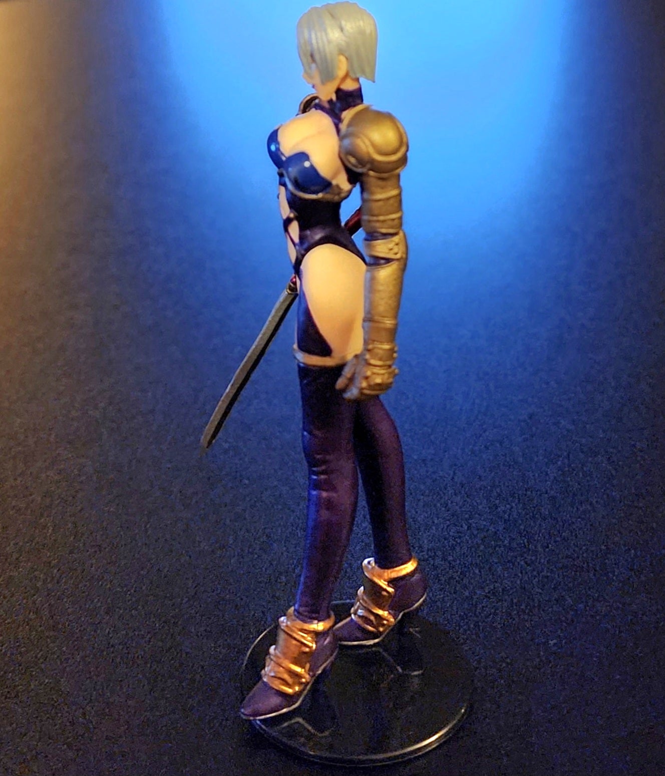 Ivy Valentine Soul Calibur II Gashapon Figure (Straight Sword Version)