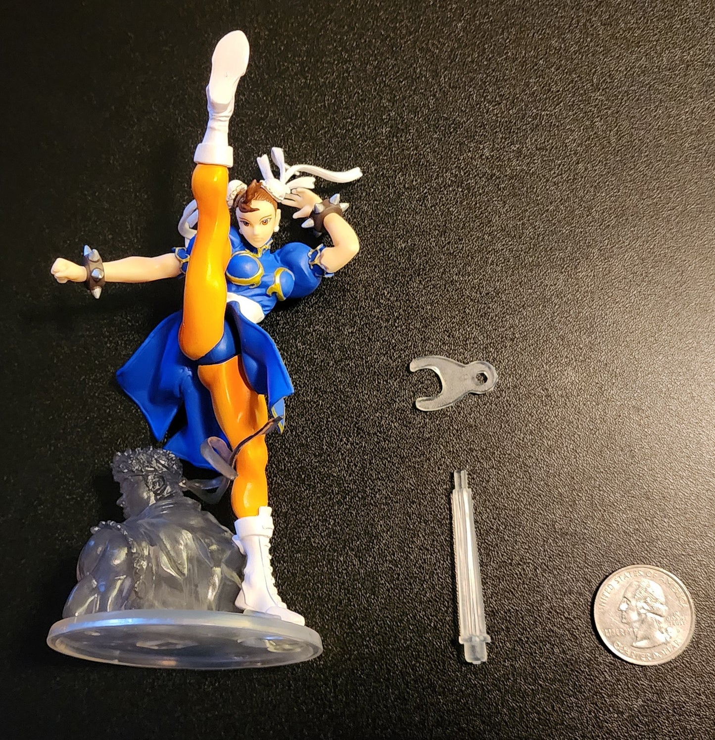 Chun-Li Namco Γ Capcom Gashapon Figure (with Ryu Base)