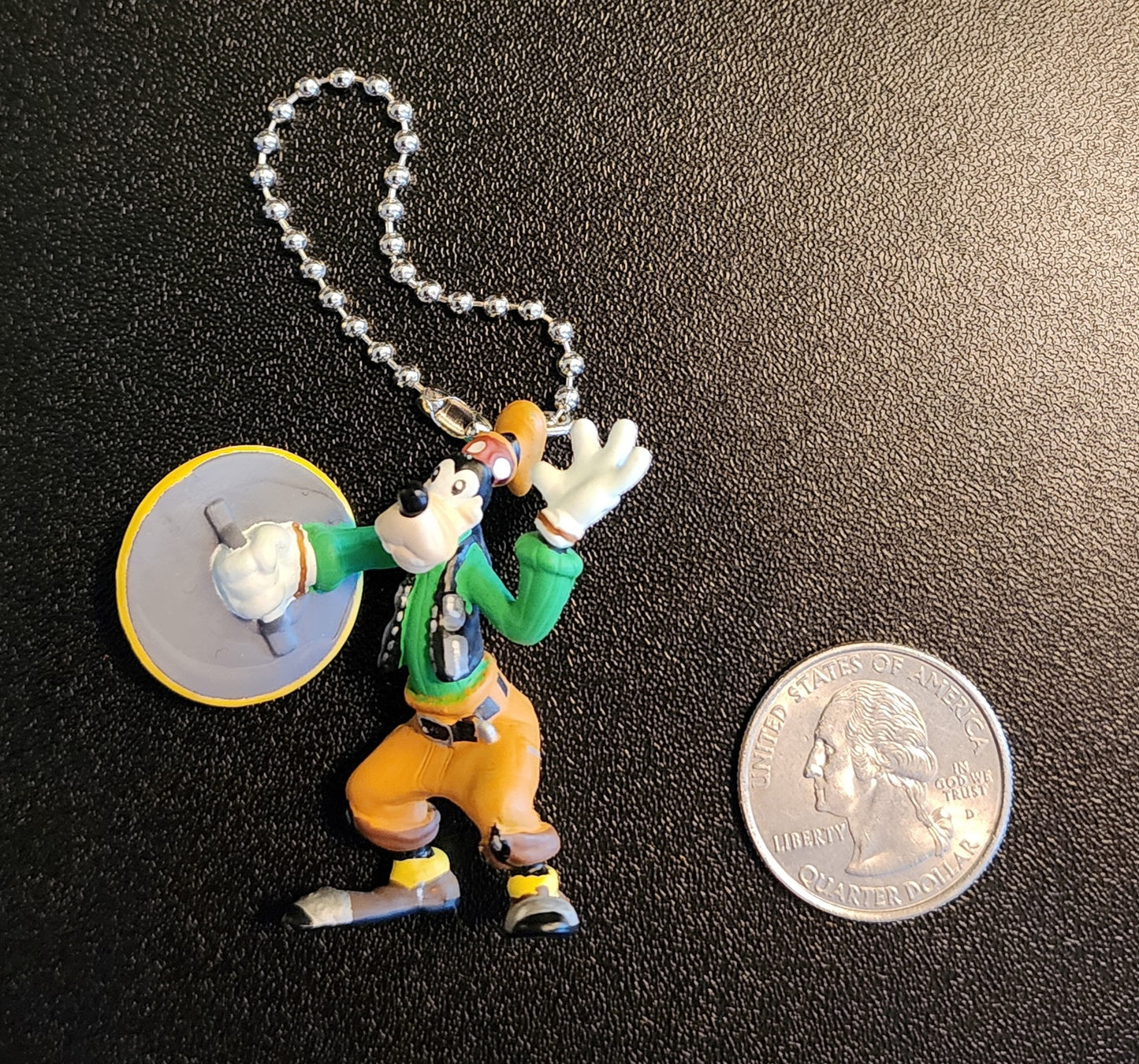 Kingdom Hearts Goofy Keychain Figure