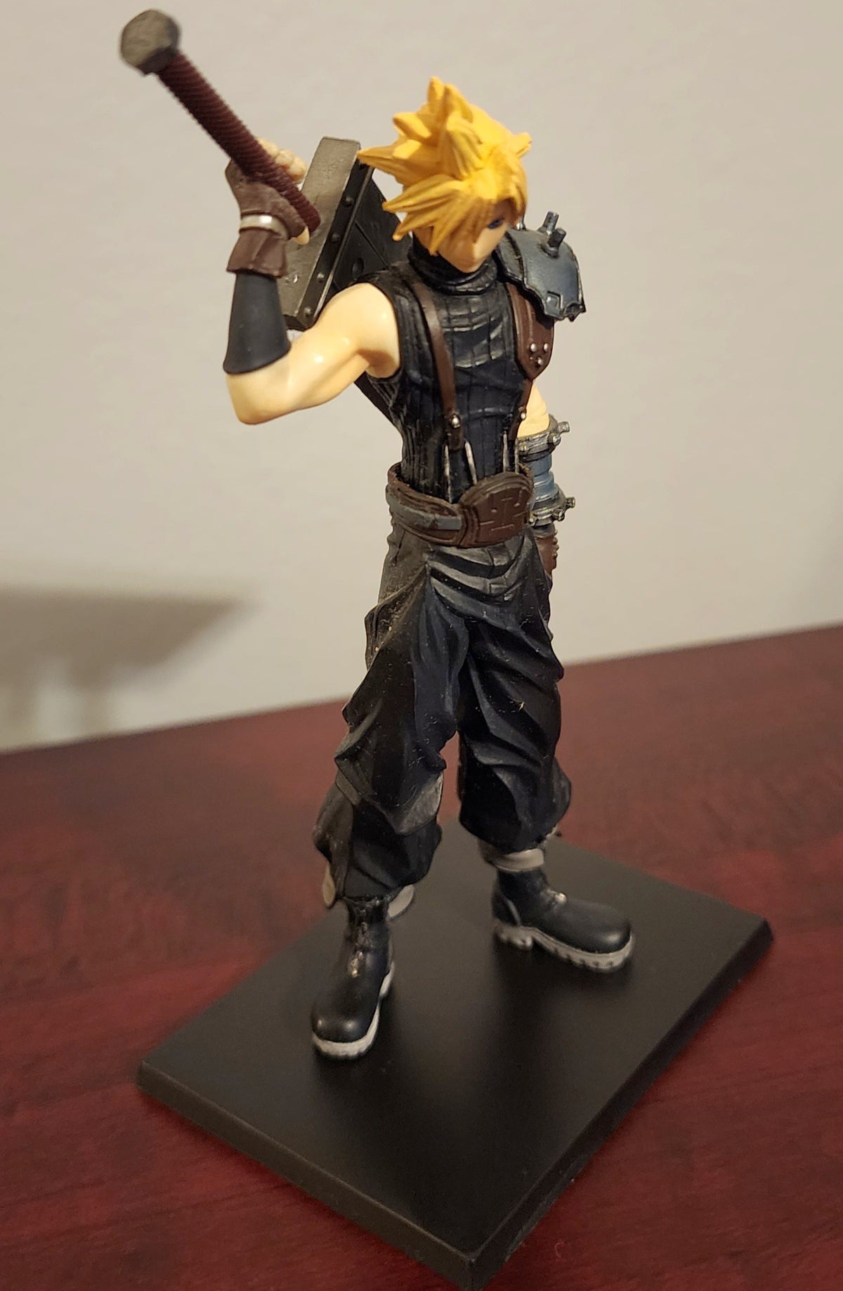 Cloud Strife Tribal Final Fantasy DISSIDIA Trading Arts Figure