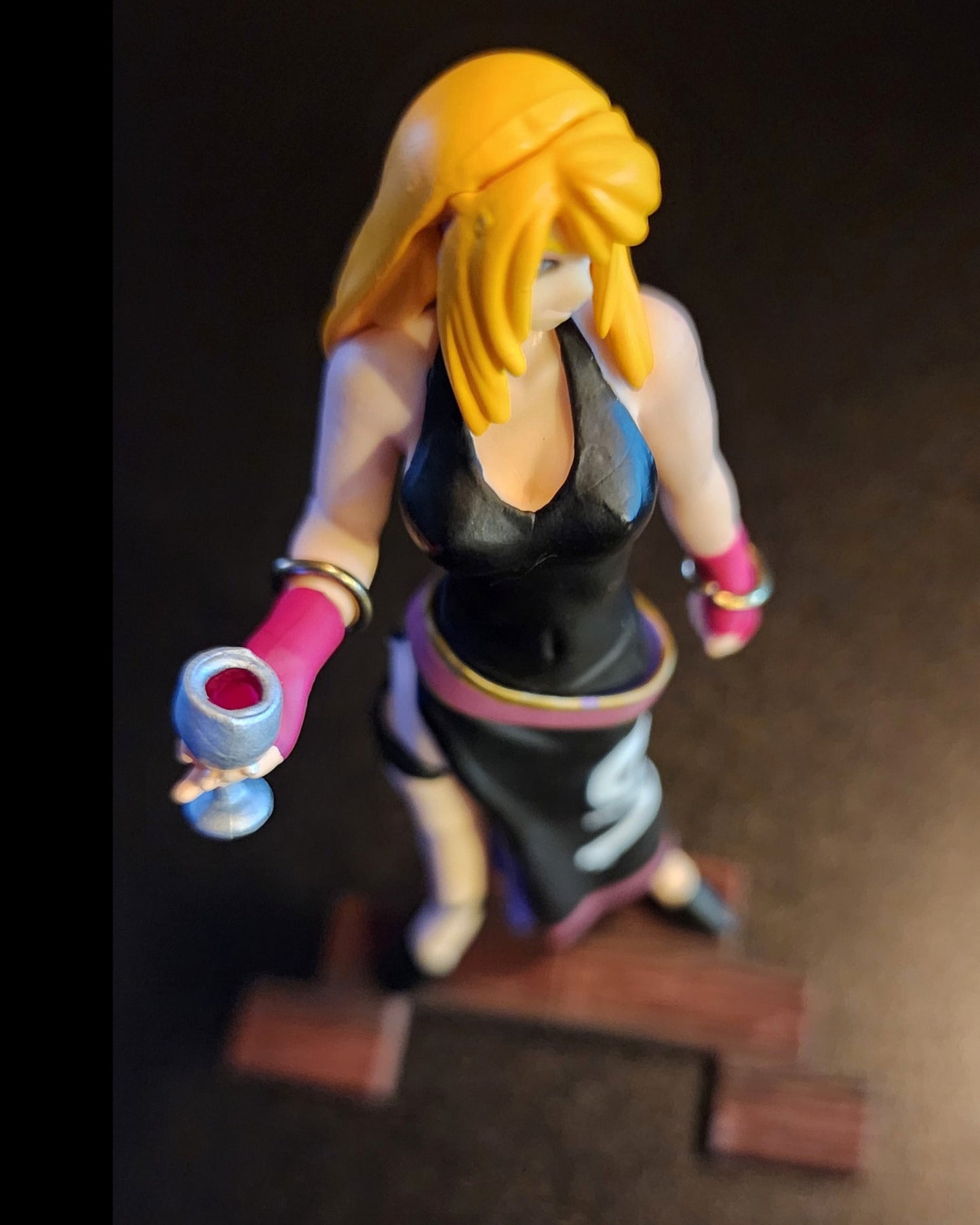 B. Jenet Garou: Mark of the Wolves SNK SR Series Gashapon Figure (Black Version)