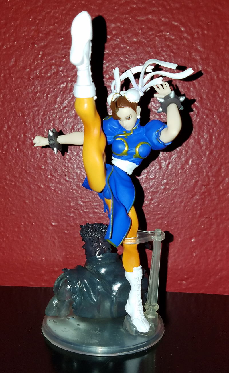 Chun-Li Namco × Capcom Gashapon Figure (with Ryu Base)