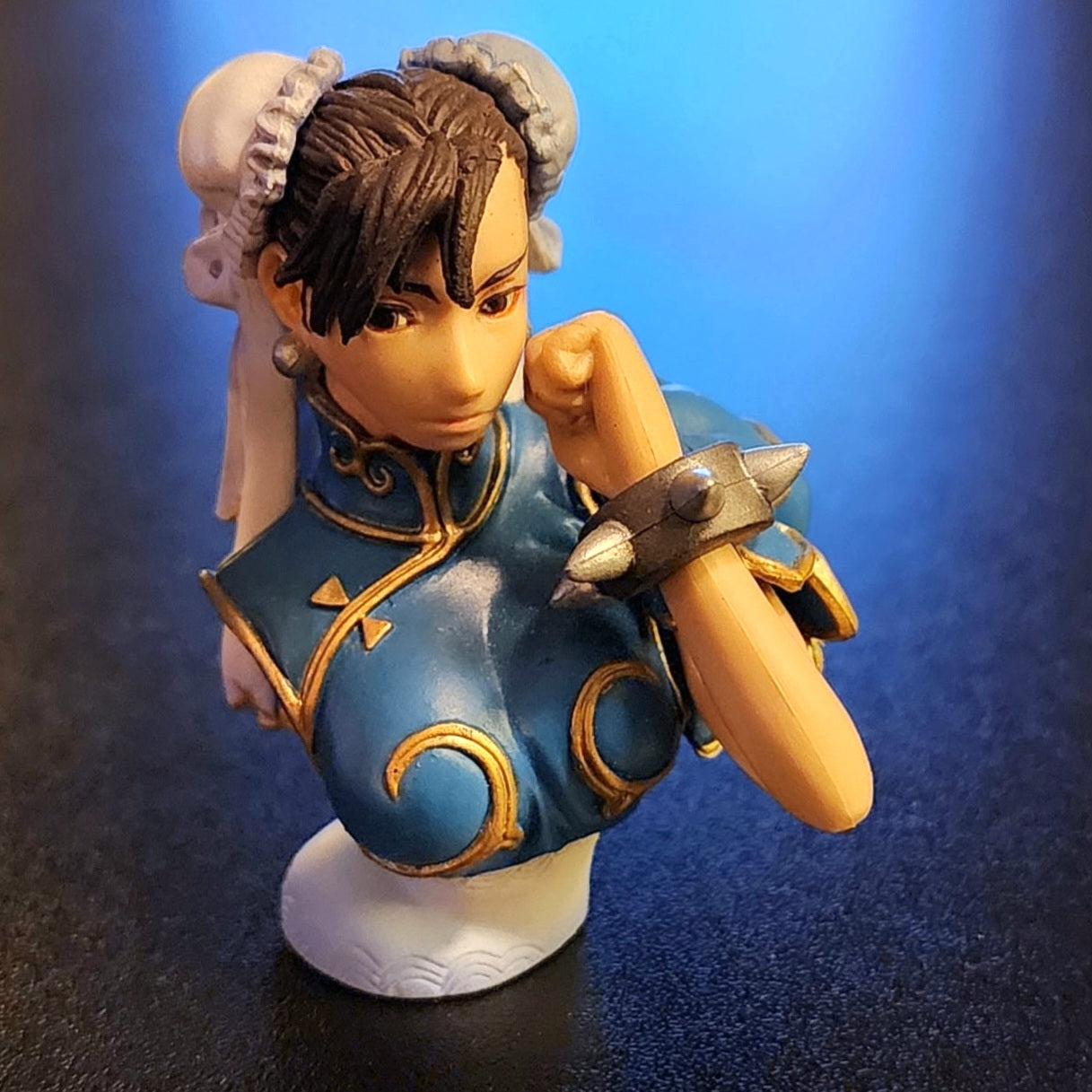 Chun-Li Street Fighter Heroines Mini Bust Figure by FiguAx