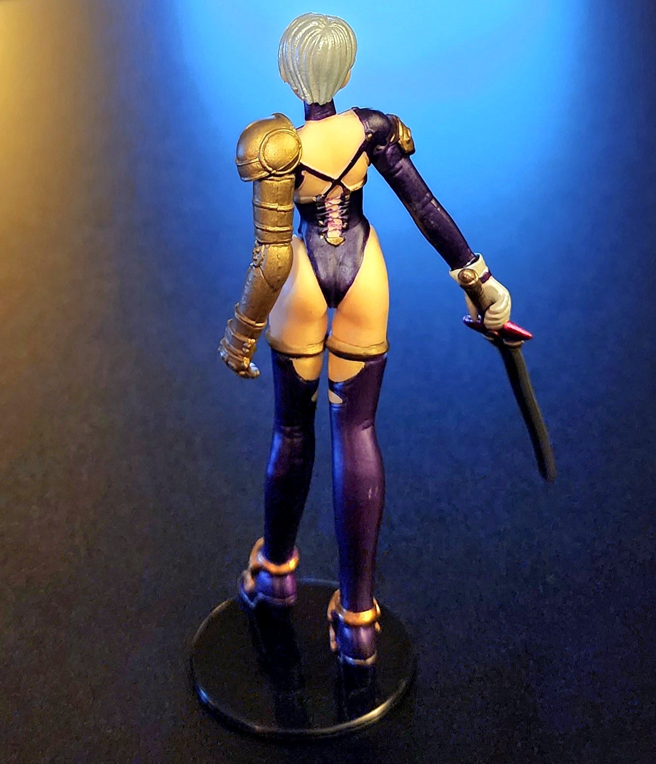 Ivy Valentine Soul Calibur II Gashapon Figure (Straight Sword Version)