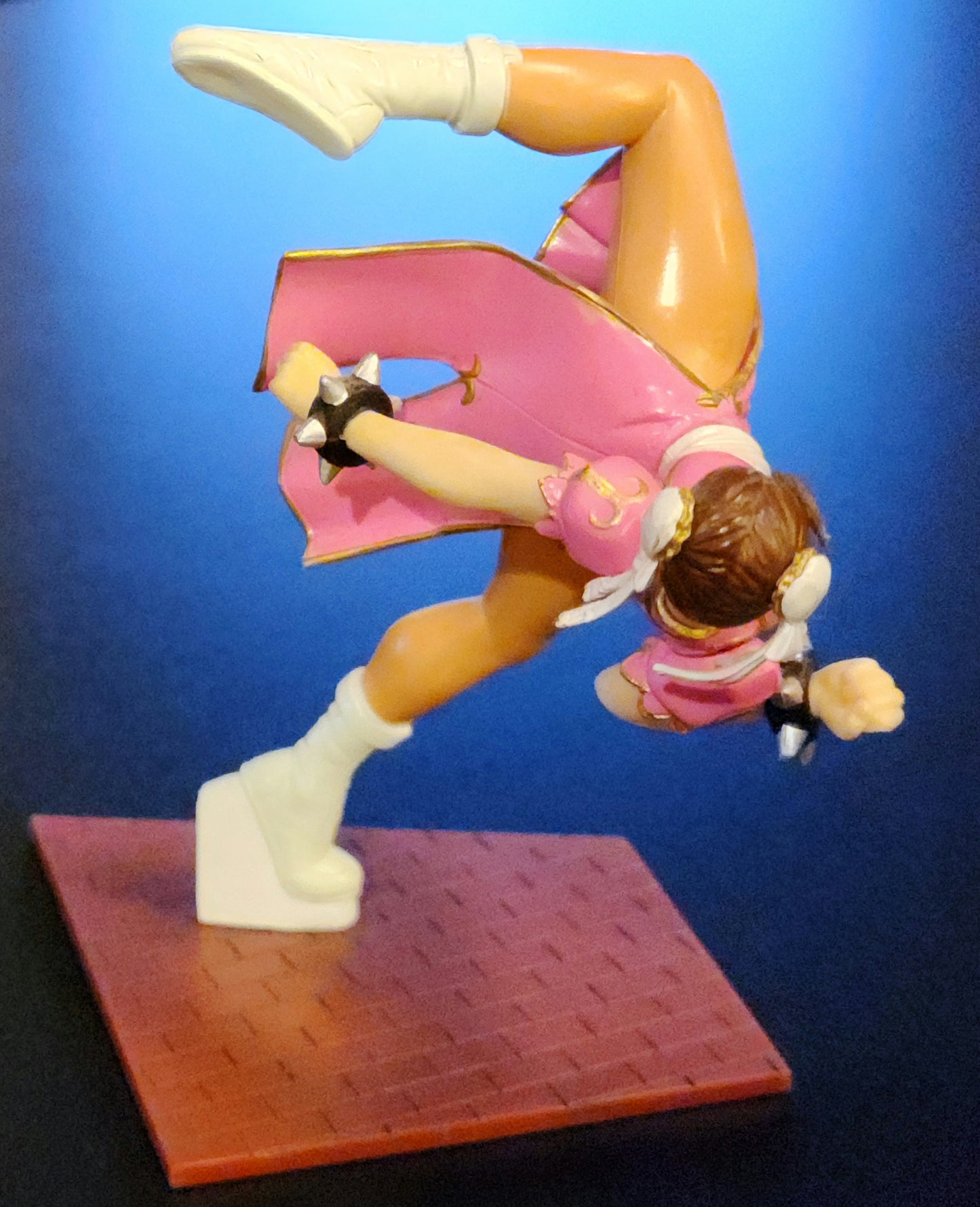 Chun-Li Street Fighter "Dynamic Pose" Yamato Trading Figure (Pink Version)