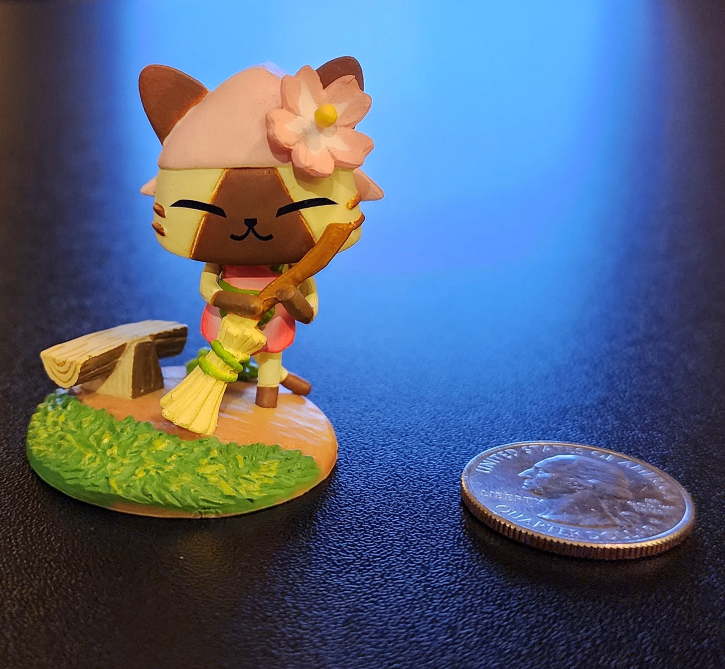 Monster Hunter Chibi Cat Palico Figure (Sweeping)