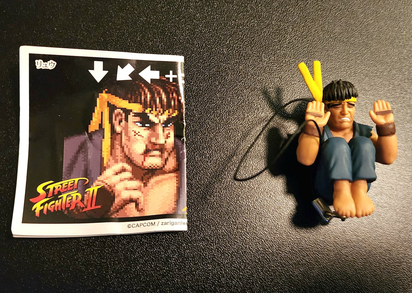 Ryu Street Fighter II "Dogeza" Zarigani Works / Kitan Club (2P Color) Keychain Strap Figure