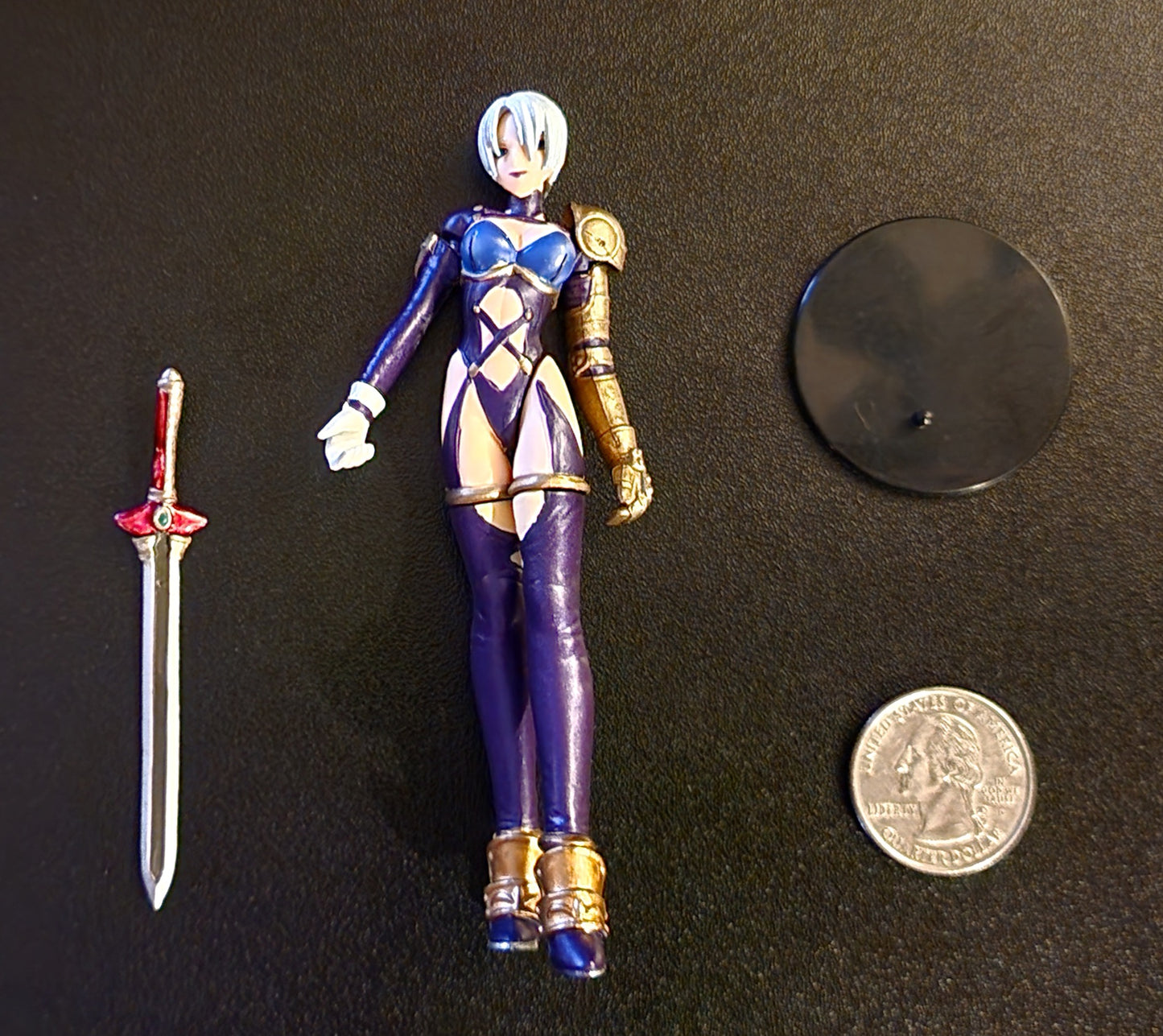 Ivy Valentine Soul Calibur II Gashapon Figure (Straight Sword Version)