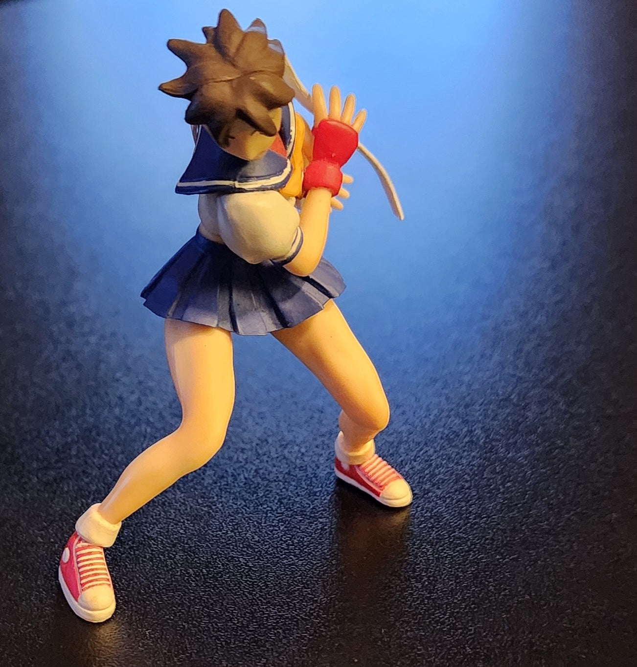 Sakura Kasugano "Hadouken Pose" Gashapon Figure