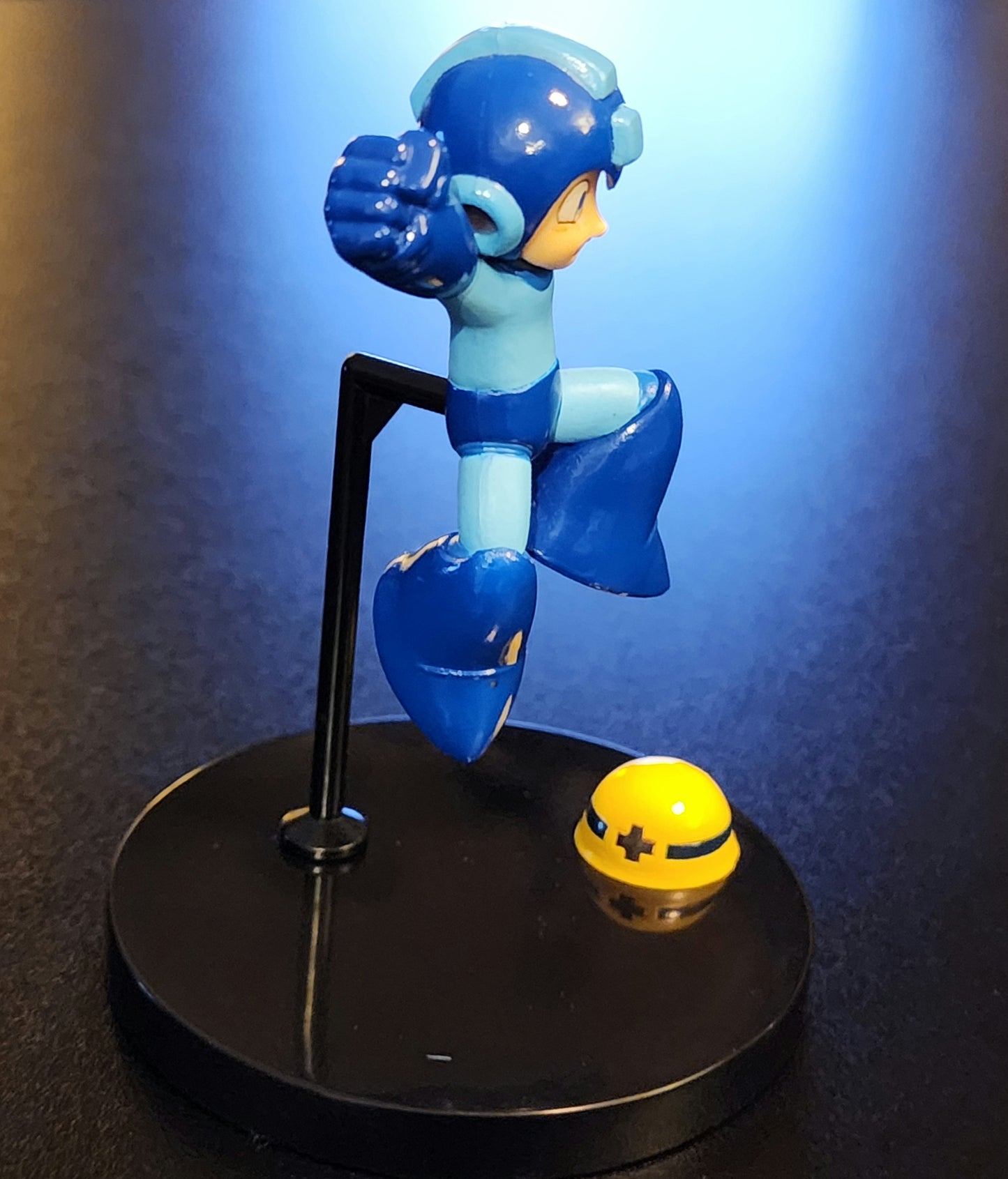 Mega Man / Rockman 2010 Capcom Super Modeling Bandai "Jumping" Figure