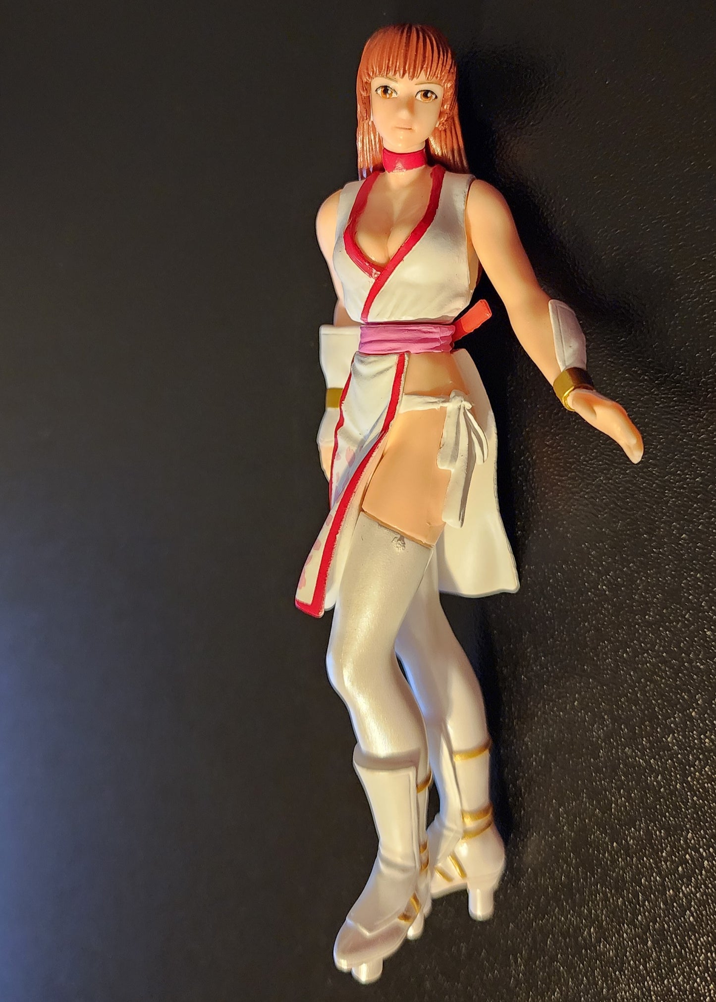 Kasumi DOA Ultimate Gashapon Figure (White Outfit)