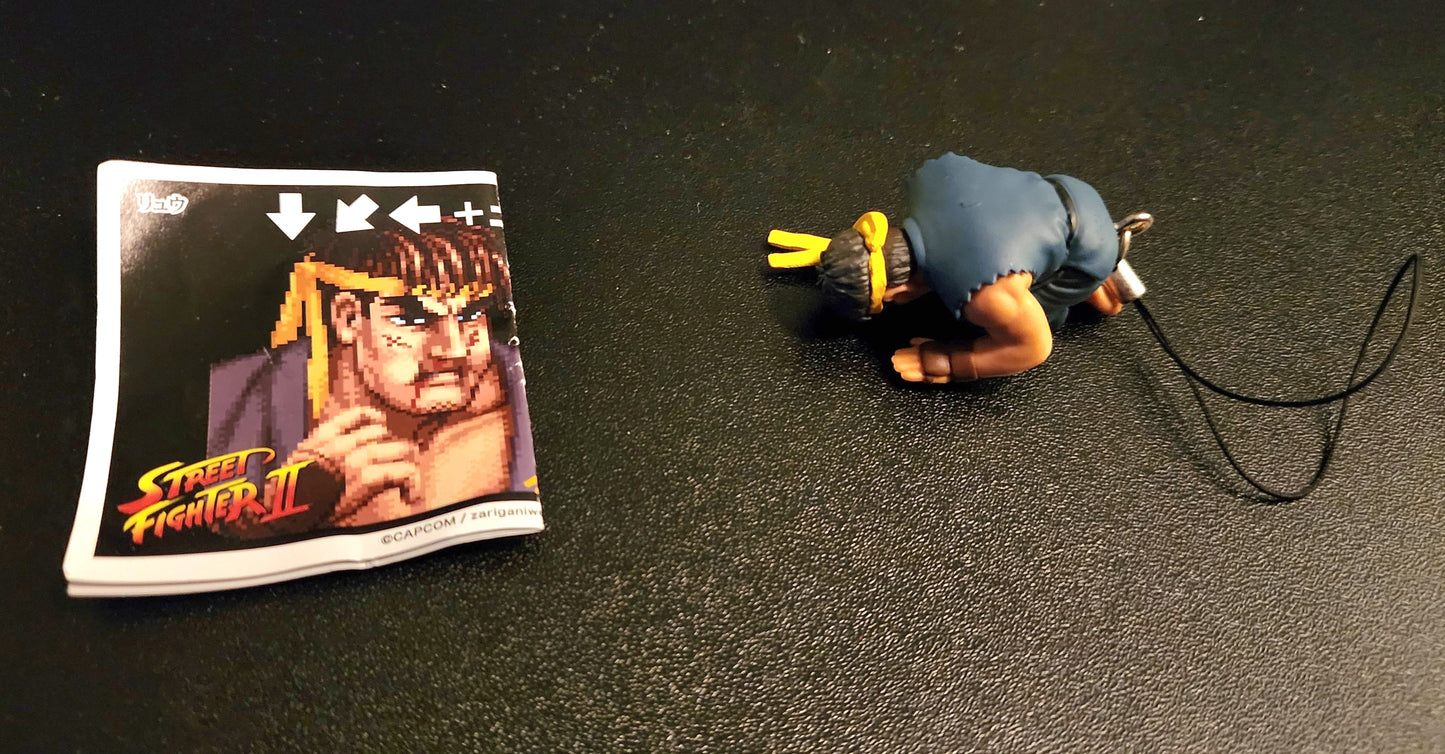 Ryu Street Fighter II "Dogeza" Zarigani Works / Kitan Club (2P Color) Keychain Strap Figure