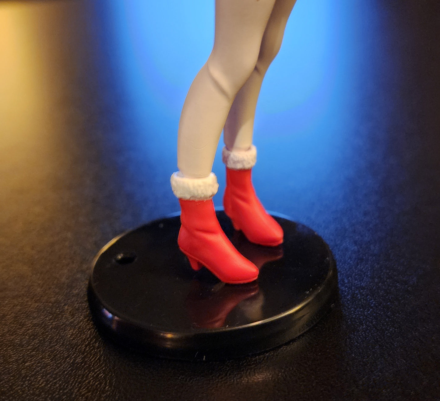 Kasumi DOA Christmas Outfit Gashapon Figure