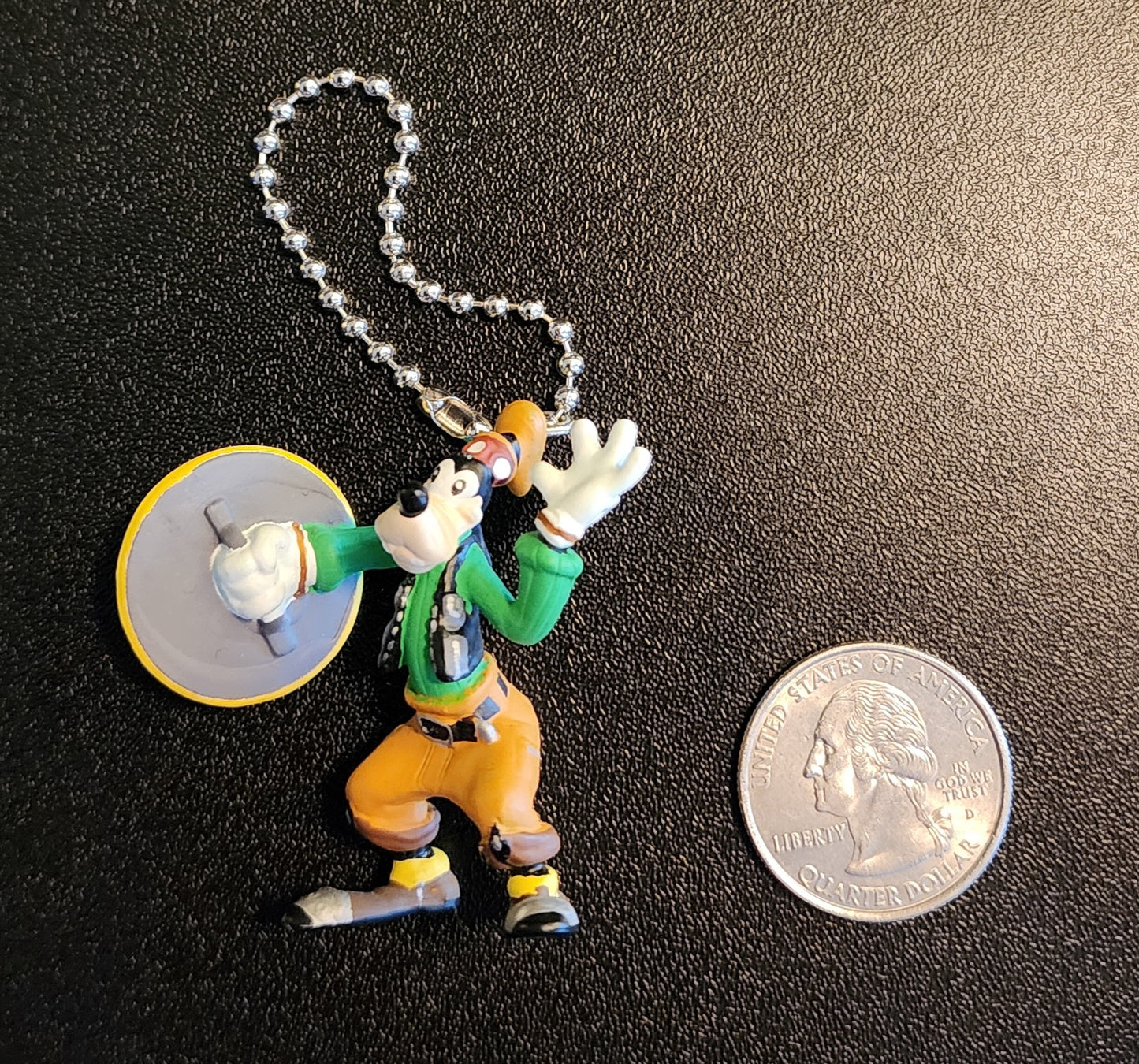 Kingdom Hearts Goofy Keychain Figure